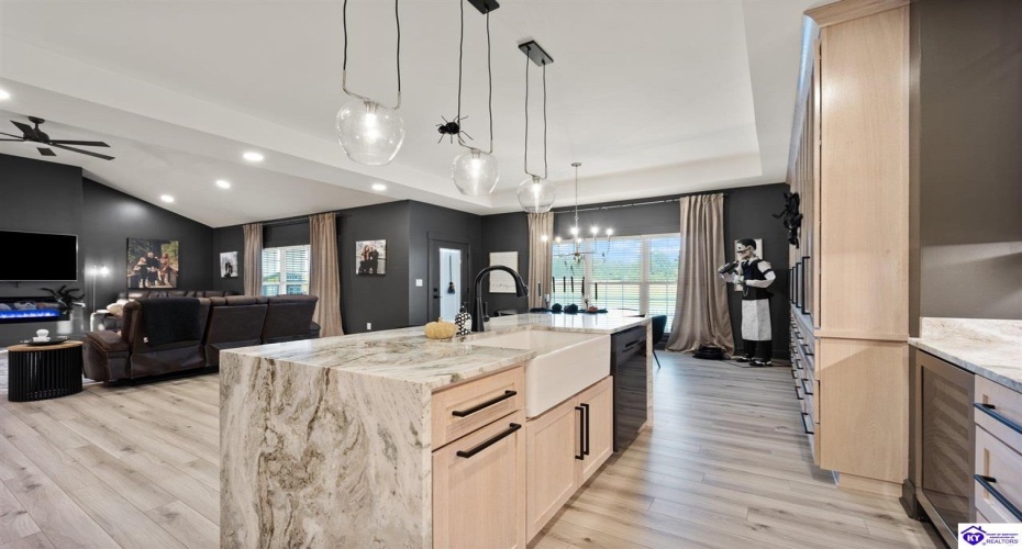 Three Wood Lane, Campbellsville, Kentucky 42718, ,3 BathroomsBathrooms,For Sale,Three Wood Lane,HK24003419