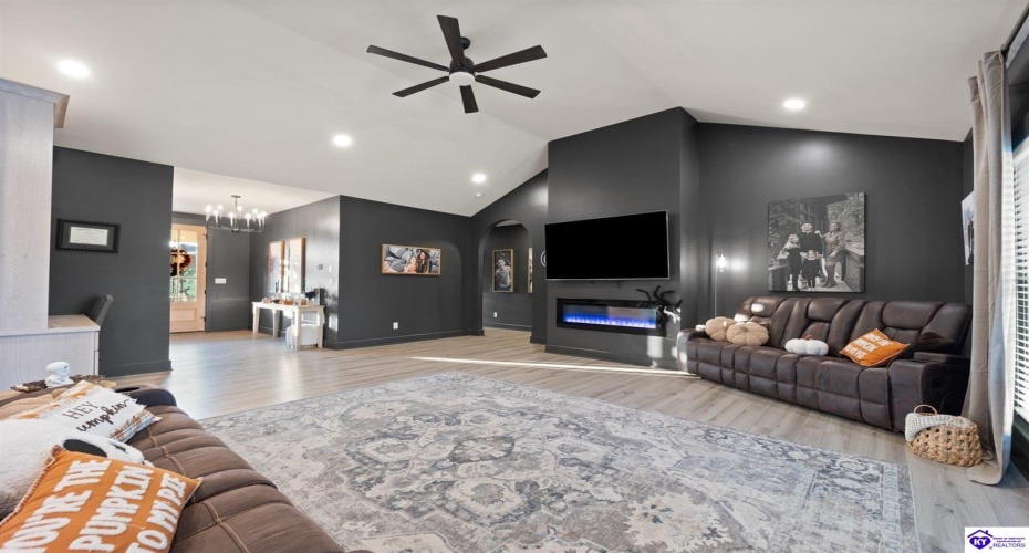 Three Wood Lane, Campbellsville, Kentucky 42718, ,3 BathroomsBathrooms,For Sale,Three Wood Lane,HK24003419