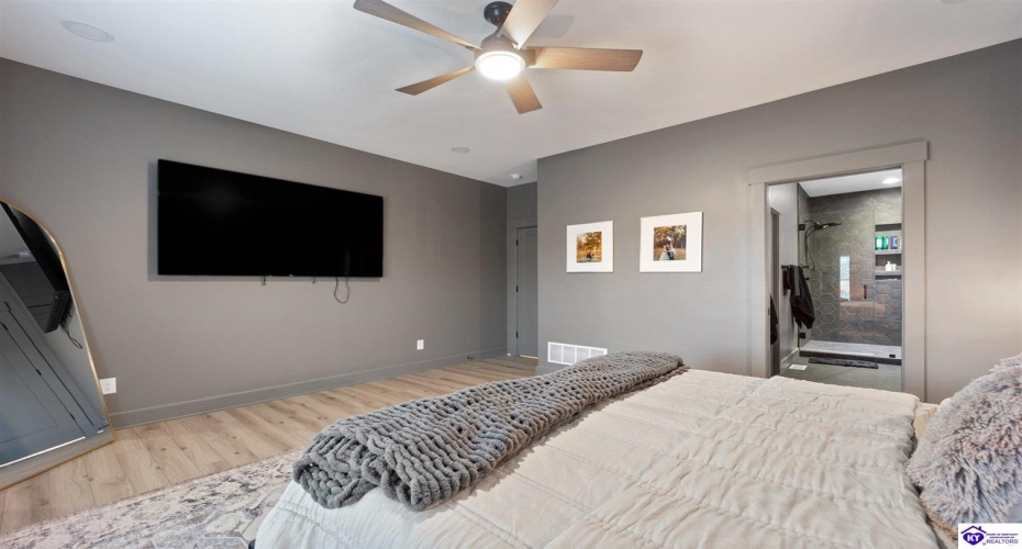 Three Wood Lane, Campbellsville, Kentucky 42718, ,3 BathroomsBathrooms,For Sale,Three Wood Lane,HK24003419