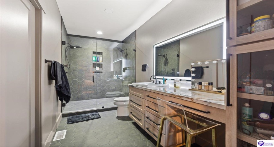 Three Wood Lane, Campbellsville, Kentucky 42718, ,3 BathroomsBathrooms,For Sale,Three Wood Lane,HK24003419