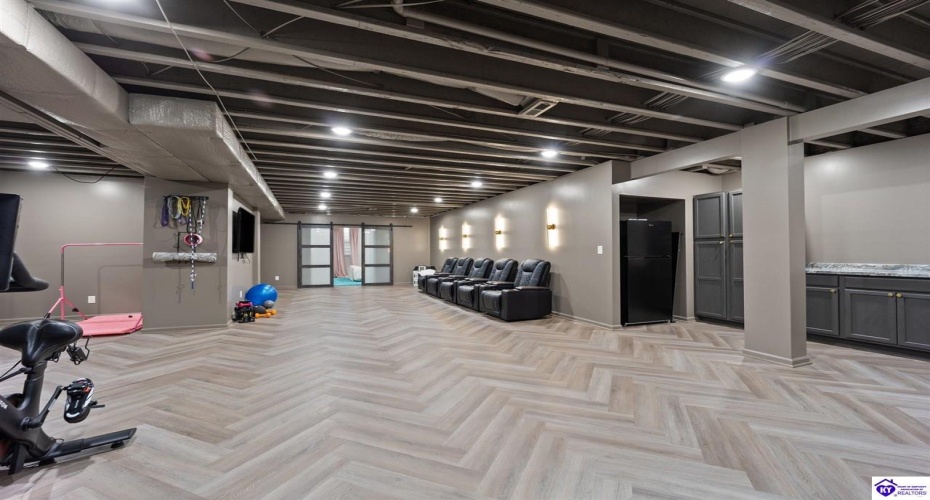 Three Wood Lane, Campbellsville, Kentucky 42718, ,3 BathroomsBathrooms,For Sale,Three Wood Lane,HK24003419