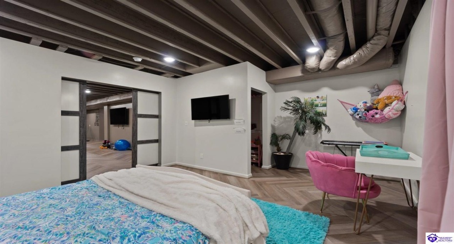 Three Wood Lane, Campbellsville, Kentucky 42718, ,3 BathroomsBathrooms,For Sale,Three Wood Lane,HK24003419