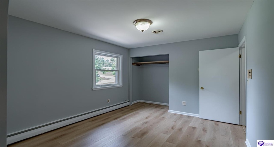 Walnut Hill Road, Elizabethtown, Kentucky 42701, ,2 BathroomsBathrooms,For Sale,Walnut Hill Road,HK24003420