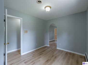 Walnut Hill Road, Elizabethtown, Kentucky 42701, ,2 BathroomsBathrooms,For Sale,Walnut Hill Road,HK24003420