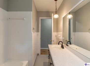 Walnut Hill Road, Elizabethtown, Kentucky 42701, ,2 BathroomsBathrooms,For Sale,Walnut Hill Road,HK24003420