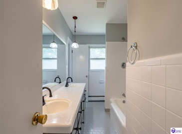 Walnut Hill Road, Elizabethtown, Kentucky 42701, ,2 BathroomsBathrooms,For Sale,Walnut Hill Road,HK24003420