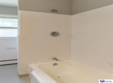 Walnut Hill Road, Elizabethtown, Kentucky 42701, ,2 BathroomsBathrooms,For Sale,Walnut Hill Road,HK24003420