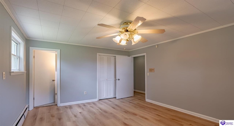 Walnut Hill Road, Elizabethtown, Kentucky 42701, ,2 BathroomsBathrooms,For Sale,Walnut Hill Road,HK24003420