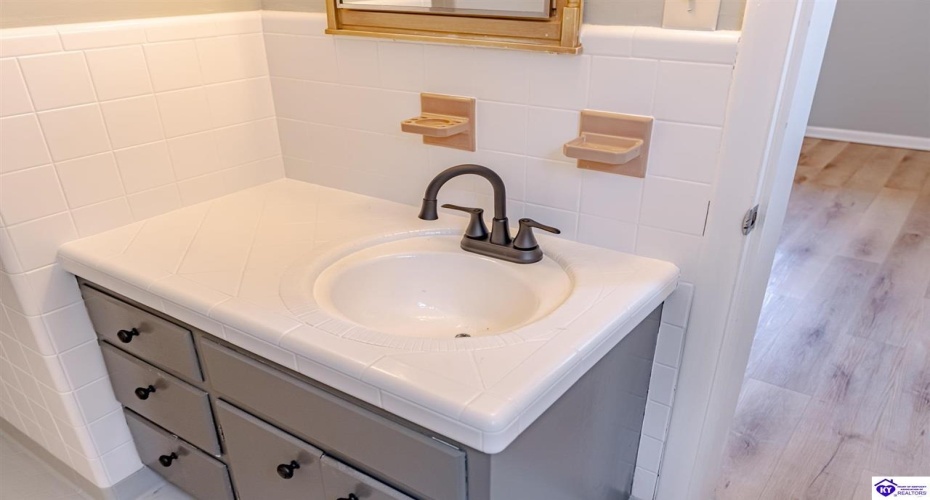 Walnut Hill Road, Elizabethtown, Kentucky 42701, ,2 BathroomsBathrooms,For Sale,Walnut Hill Road,HK24003420