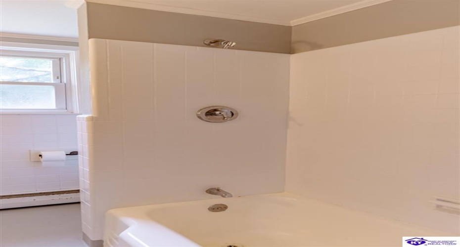 Walnut Hill Road, Elizabethtown, Kentucky 42701, ,2 BathroomsBathrooms,For Sale,Walnut Hill Road,HK24003420