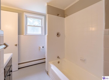 Walnut Hill Road, Elizabethtown, Kentucky 42701, ,2 BathroomsBathrooms,For Sale,Walnut Hill Road,HK24003420