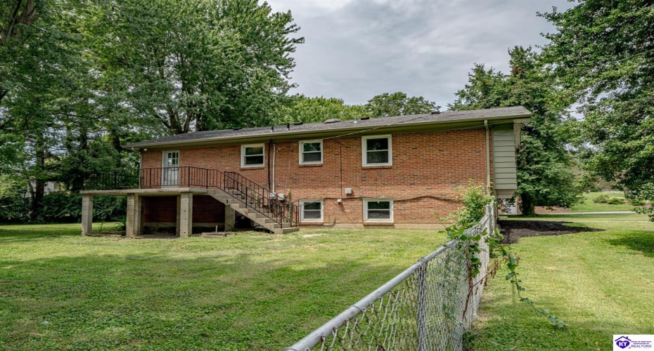 Walnut Hill Road, Elizabethtown, Kentucky 42701, ,2 BathroomsBathrooms,For Sale,Walnut Hill Road,HK24003420