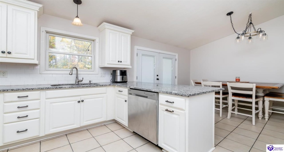 Doe Valley Parkway East, Brandenburg, Kentucky 40108, ,3 BathroomsBathrooms,For Sale,Doe Valley Parkway East,HK24003422