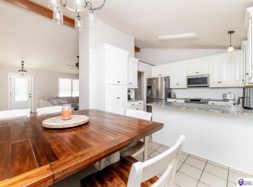 Doe Valley Parkway East, Brandenburg, Kentucky 40108, ,3 BathroomsBathrooms,For Sale,Doe Valley Parkway East,HK24003422