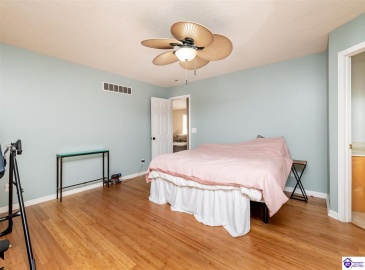 Doe Valley Parkway East, Brandenburg, Kentucky 40108, ,3 BathroomsBathrooms,For Sale,Doe Valley Parkway East,HK24003422