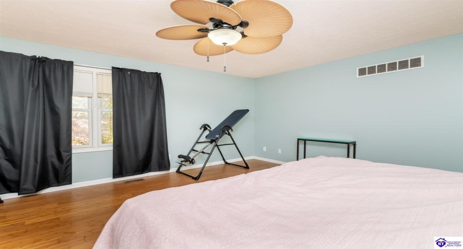 Doe Valley Parkway East, Brandenburg, Kentucky 40108, ,3 BathroomsBathrooms,For Sale,Doe Valley Parkway East,HK24003422