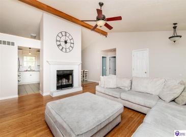 Doe Valley Parkway East, Brandenburg, Kentucky 40108, ,3 BathroomsBathrooms,For Sale,Doe Valley Parkway East,HK24003422