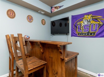 Doe Valley Parkway East, Brandenburg, Kentucky 40108, ,3 BathroomsBathrooms,For Sale,Doe Valley Parkway East,HK24003422