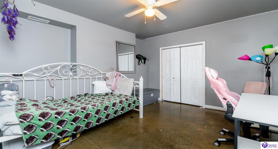 Doe Valley Parkway East, Brandenburg, Kentucky 40108, ,3 BathroomsBathrooms,For Sale,Doe Valley Parkway East,HK24003422