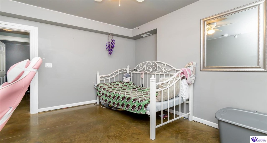 Doe Valley Parkway East, Brandenburg, Kentucky 40108, ,3 BathroomsBathrooms,For Sale,Doe Valley Parkway East,HK24003422