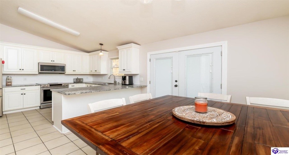 Doe Valley Parkway East, Brandenburg, Kentucky 40108, ,3 BathroomsBathrooms,For Sale,Doe Valley Parkway East,HK24003422