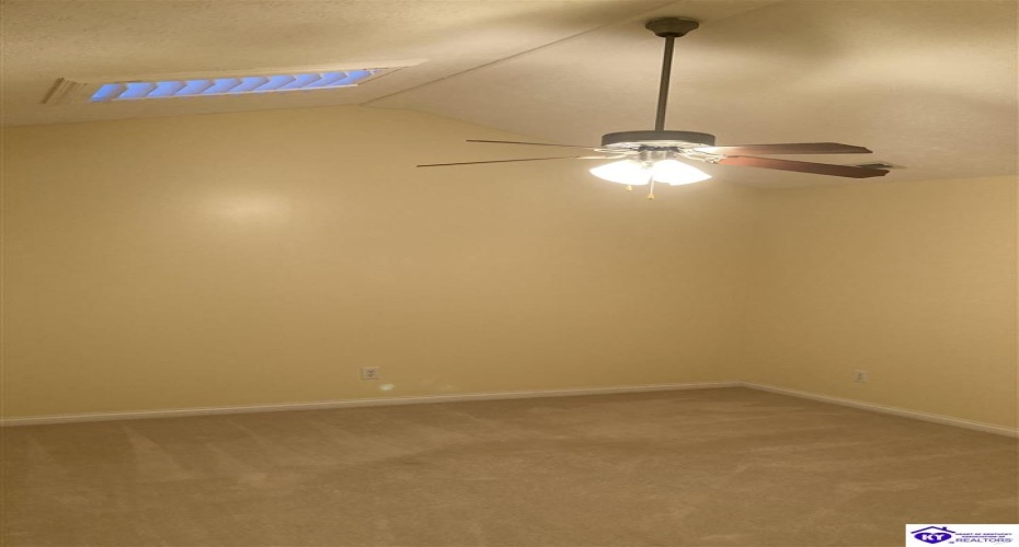 Legacy Court, Elizabethtown, Kentucky 42701, ,3 BathroomsBathrooms,For Sale,Legacy Court,HK24003428