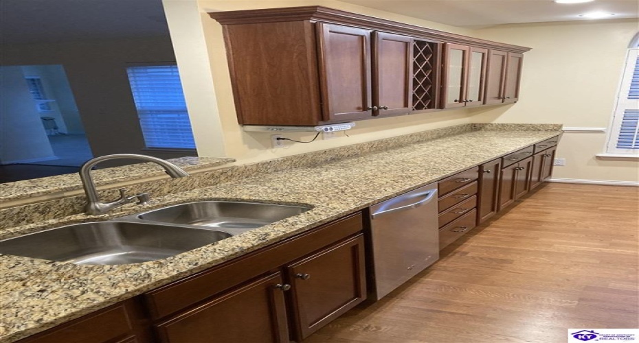 Legacy Court, Elizabethtown, Kentucky 42701, ,3 BathroomsBathrooms,For Sale,Legacy Court,HK24003428