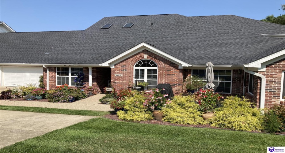 Legacy Court, Elizabethtown, Kentucky 42701, ,3 BathroomsBathrooms,For Sale,Legacy Court,HK24003428