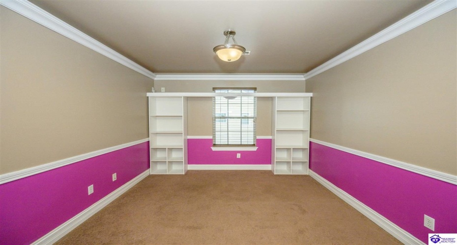 Tuscany Lane, Vine Grove, Kentucky 40175, ,4 BathroomsBathrooms,For Sale,Tuscany Lane,HK24003429