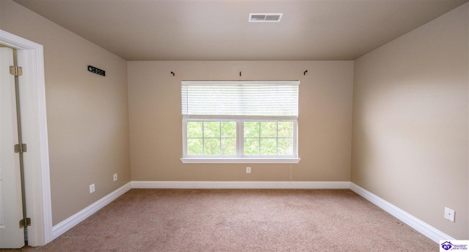 Tuscany Lane, Vine Grove, Kentucky 40175, ,4 BathroomsBathrooms,For Sale,Tuscany Lane,HK24003429