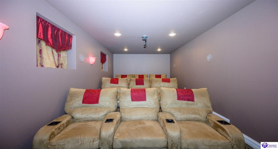 Tuscany Lane, Vine Grove, Kentucky 40175, ,4 BathroomsBathrooms,For Sale,Tuscany Lane,HK24003429