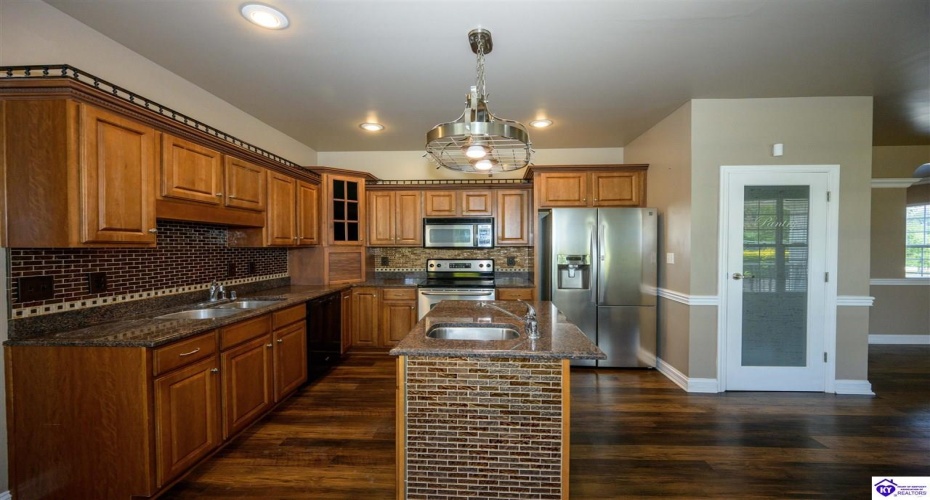 Tuscany Lane, Vine Grove, Kentucky 40175, ,4 BathroomsBathrooms,For Sale,Tuscany Lane,HK24003429