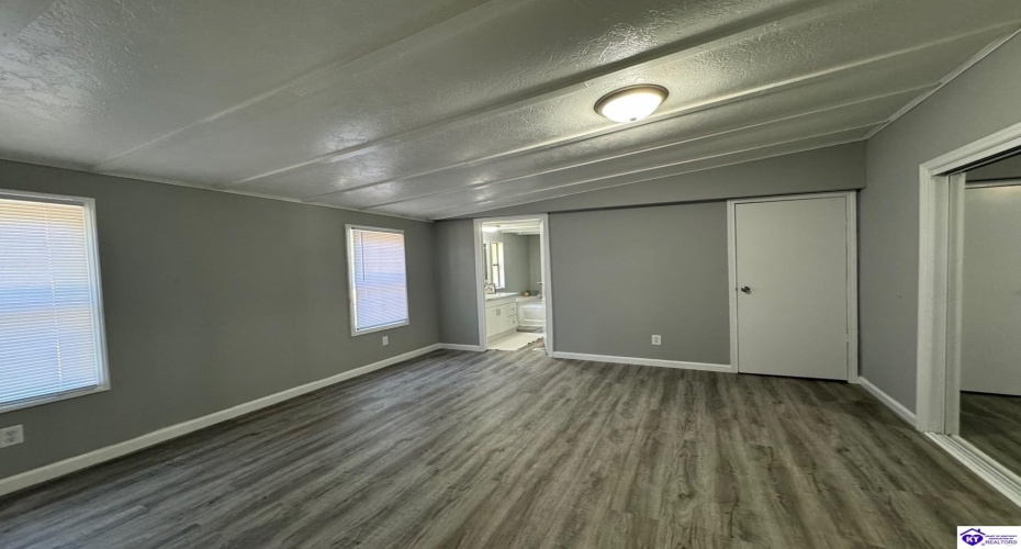 Centennial Avenue, Radcliff, Kentucky 40160, ,2 BathroomsBathrooms,For Sale,Centennial Avenue,HK24003434