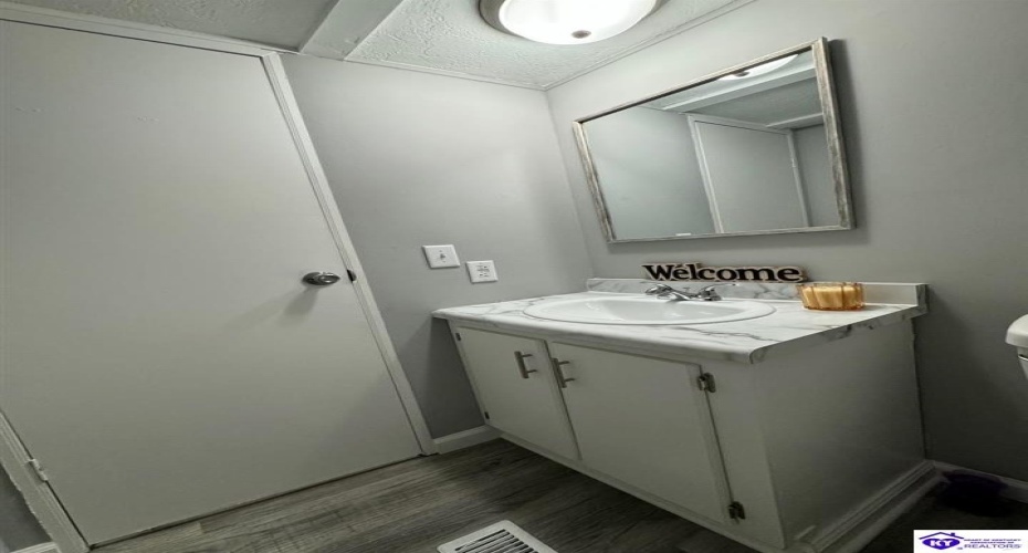 Centennial Avenue, Radcliff, Kentucky 40160, ,2 BathroomsBathrooms,For Sale,Centennial Avenue,HK24003434