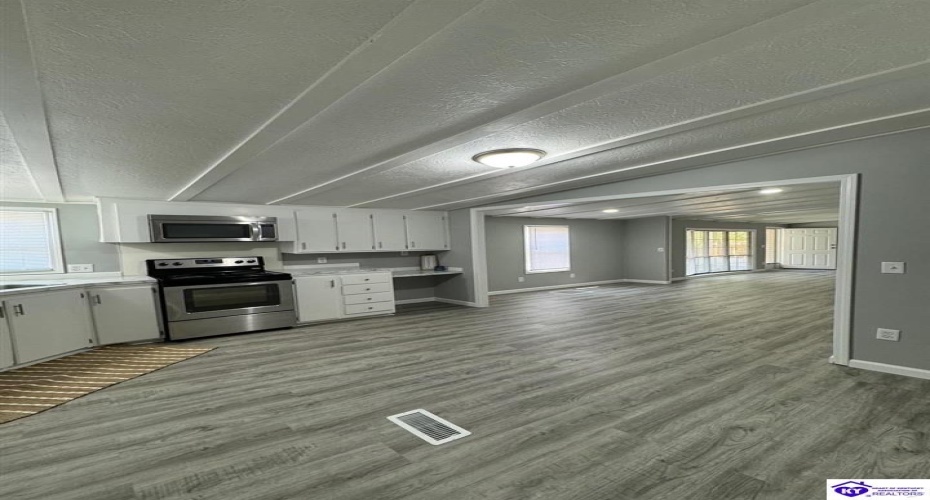 Centennial Avenue, Radcliff, Kentucky 40160, ,2 BathroomsBathrooms,For Sale,Centennial Avenue,HK24003434