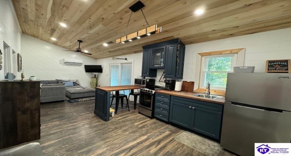 Rough River Resort, McDaniels, Kentucky 40152, ,1 BathroomBathrooms,For Sale,Rough River Resort,HK24003438