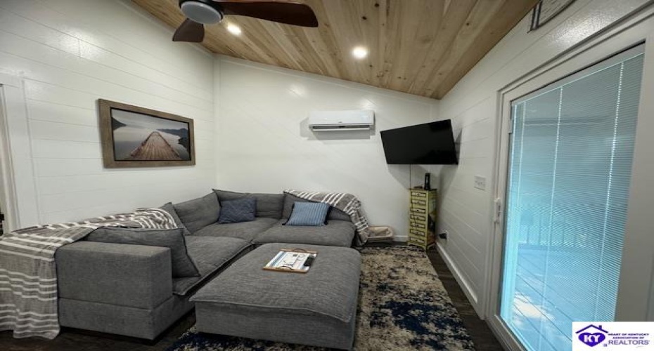 Rough River Resort, McDaniels, Kentucky 40152, ,1 BathroomBathrooms,For Sale,Rough River Resort,HK24003438