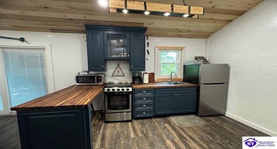 Rough River Resort, McDaniels, Kentucky 40152, ,1 BathroomBathrooms,For Sale,Rough River Resort,HK24003438