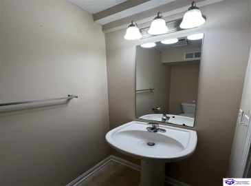 Twin Lakes Drive, Vine Grove, Kentucky 40175, ,3 BathroomsBathrooms,For Sale,Twin Lakes Drive,HK24003445 Twin Lakes Drive, Vine Grove, Kentucky 40175, ,3 BathroomsBathrooms,For Sale,Twin Lakes Drive,HK24003445