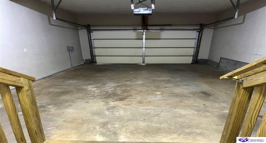 Twin Lakes Drive, Vine Grove, Kentucky 40175, ,3 BathroomsBathrooms,For Sale,Twin Lakes Drive,HK24003445