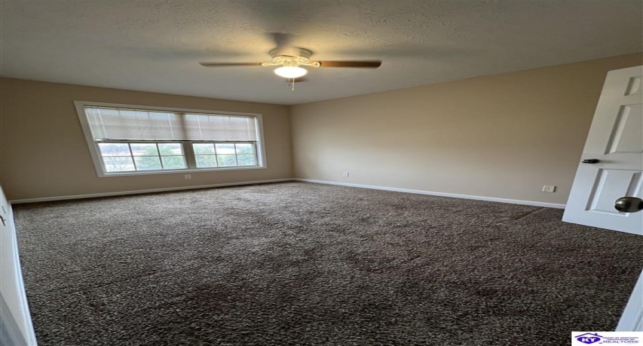 Twin Lakes Drive, Vine Grove, Kentucky 40175, ,3 BathroomsBathrooms,For Sale,Twin Lakes Drive,HK24003445