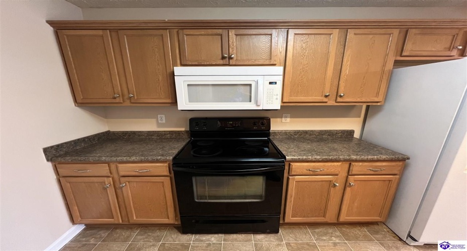 Twin Lakes Drive, Vine Grove, Kentucky 40175, ,3 BathroomsBathrooms,For Sale,Twin Lakes Drive,HK24003445