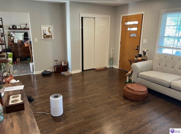 Lincoln Boulevard, Hodgenville, Kentucky 42748, ,1 BathroomBathrooms,For Sale,Lincoln Boulevard,HK24003446 Lincoln Boulevard, Hodgenville, Kentucky 42748, ,1 BathroomBathrooms,For Sale,Lincoln Boulevard,HK24003446