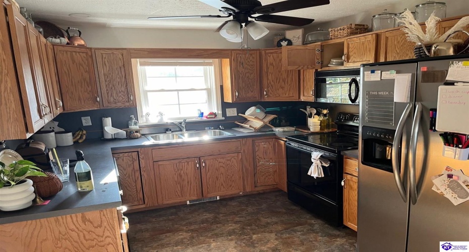 Lincoln Boulevard, Hodgenville, Kentucky 42748, ,1 BathroomBathrooms,For Sale,Lincoln Boulevard,HK24003446