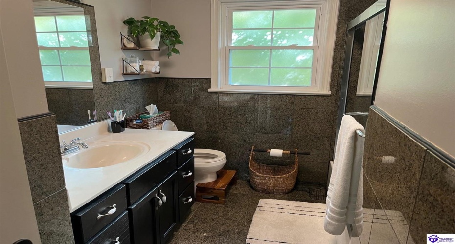 Lincoln Boulevard, Hodgenville, Kentucky 42748, ,1 BathroomBathrooms,For Sale,Lincoln Boulevard,HK24003446