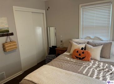 Lincoln Boulevard, Hodgenville, Kentucky 42748, ,1 BathroomBathrooms,For Sale,Lincoln Boulevard,HK24003446 Lincoln Boulevard, Hodgenville, Kentucky 42748, ,1 BathroomBathrooms,For Sale,Lincoln Boulevard,HK24003446