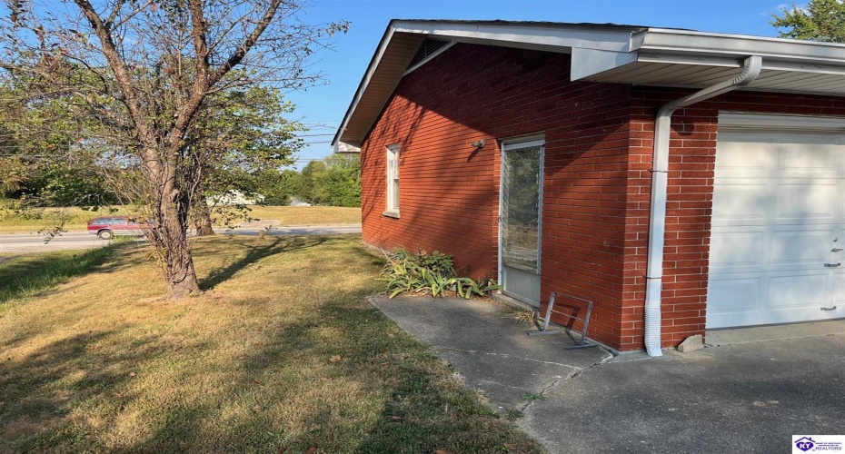 Lincoln Boulevard, Hodgenville, Kentucky 42748, ,1 BathroomBathrooms,For Sale,Lincoln Boulevard,HK24003446