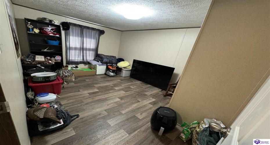 Brandenburg-Irvington Ln, Irvington, Kentucky 40146, ,2 BathroomsBathrooms,For Sale,Brandenburg-Irvington Ln,HK24003448