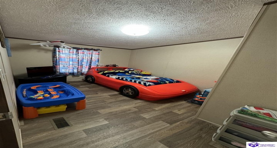 Brandenburg-Irvington Ln, Irvington, Kentucky 40146, ,2 BathroomsBathrooms,For Sale,Brandenburg-Irvington Ln,HK24003448