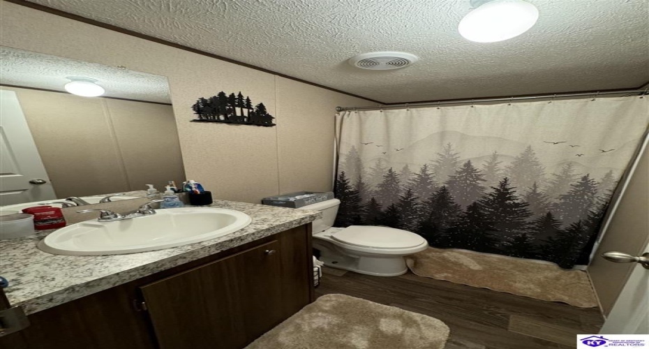 Brandenburg-Irvington Ln, Irvington, Kentucky 40146, ,2 BathroomsBathrooms,For Sale,Brandenburg-Irvington Ln,HK24003448